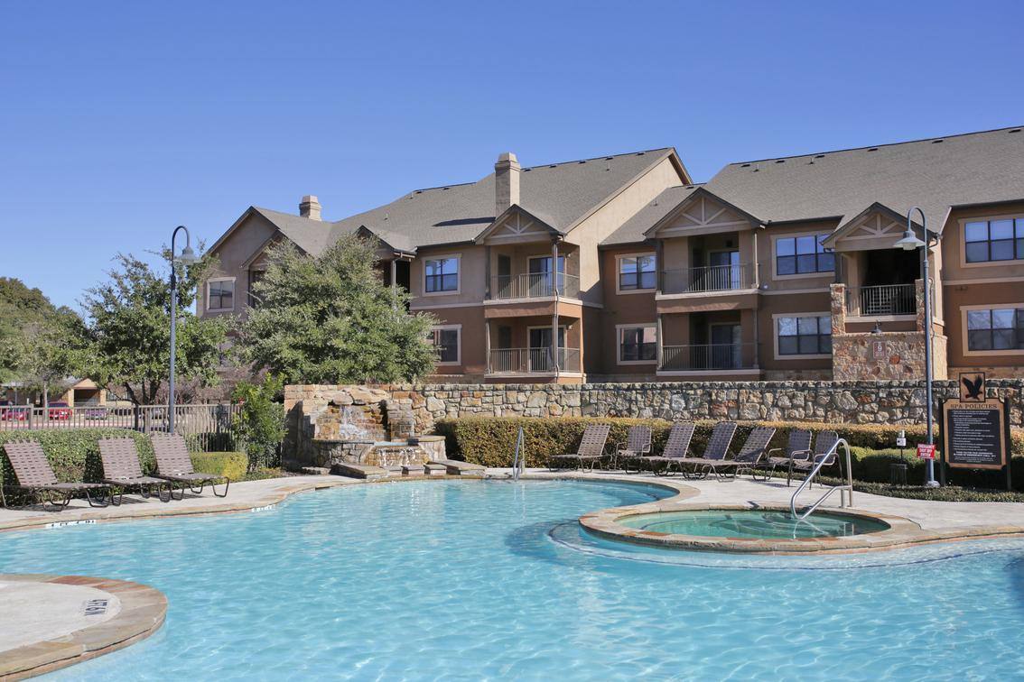 Apartment for rent at 101 N Roaring Springs Rd, Fort Worth, TX 76114
