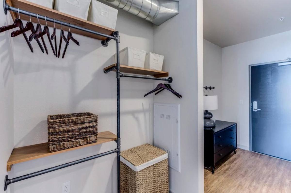 Apartment for rent at 975 SE 11th Ave, Portland, OR 97214
