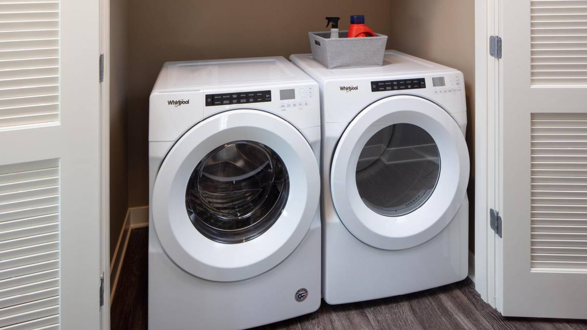 Apartment for rent at 50 Yorktown Shopping Center, Lombard, IL 60148