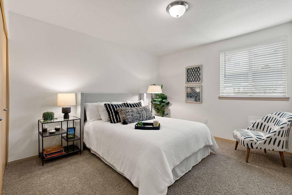 Apartment for rent at Sterling Heights, 1221 SE Ellsworth Rd, Vancouver, WA 98664