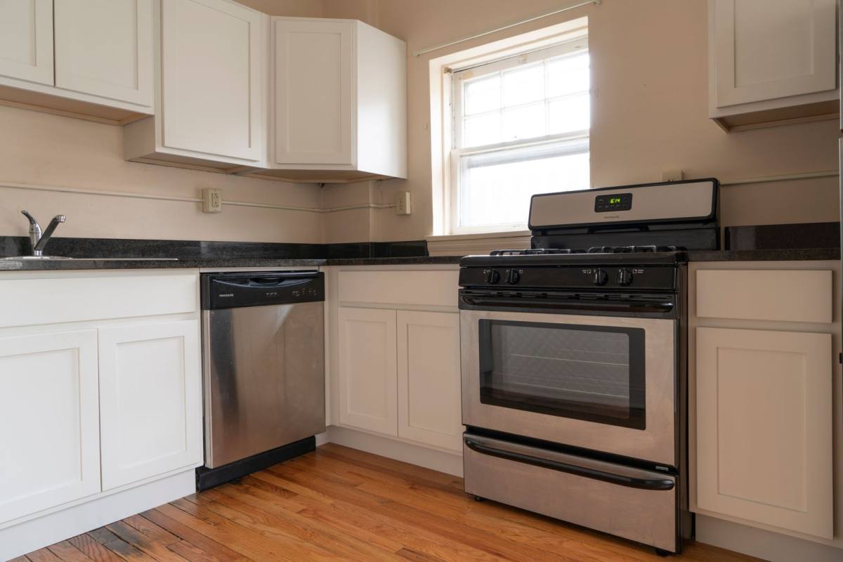 Apartment for rent at 1385 Manor Park Ave, Lakewood, OH 44107