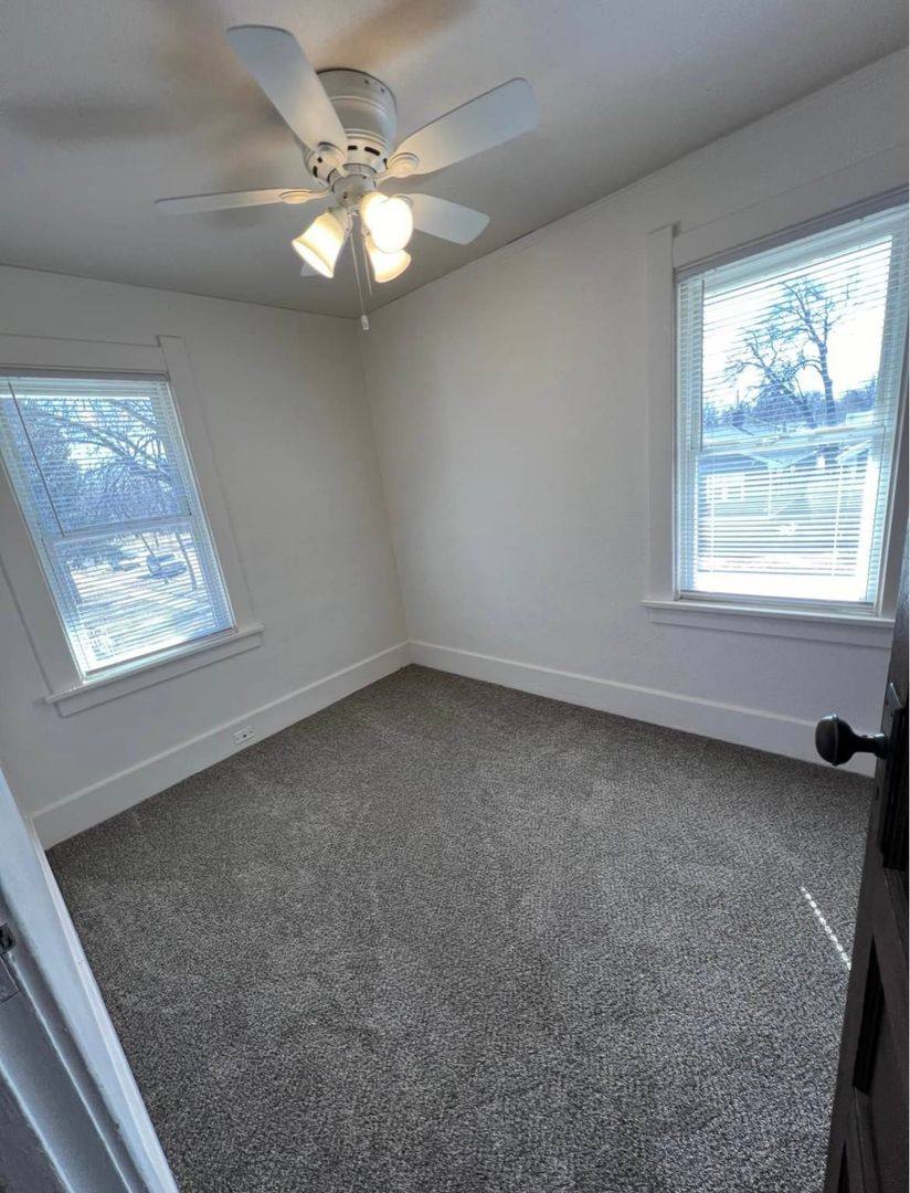 Apartment for rent at 702 N Washington, Aberdeen, SD 57401