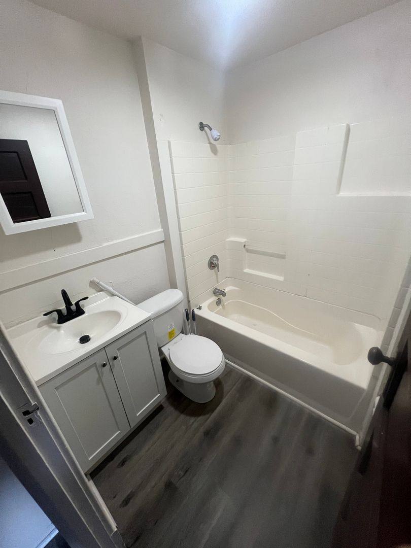 Apartment for rent at 702 N Washington, Aberdeen, SD 57401