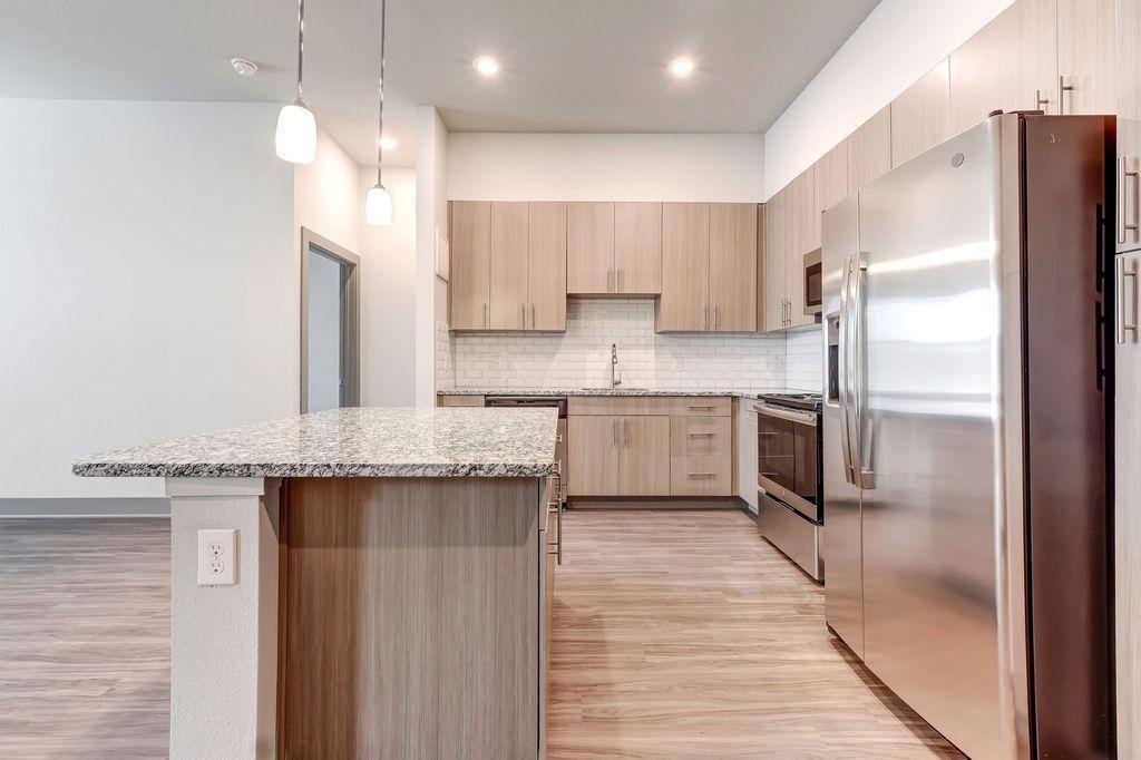 Apartment for rent at 10151 Shoreview Rd, Dallas, TX 75238