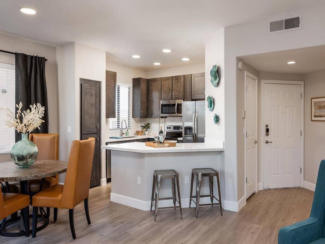 Apartment for rent at 6735 E Greenway Parkway, Scottsdale, AZ 85254