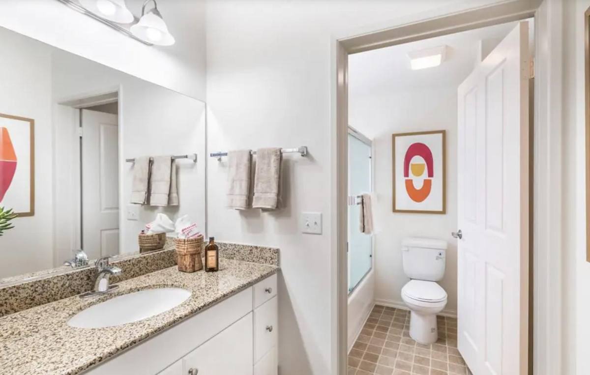 Apartment for rent at Sierra Vista on the Green Apartment Homes, 2955 Champion Way, Tustin, CA 92782
