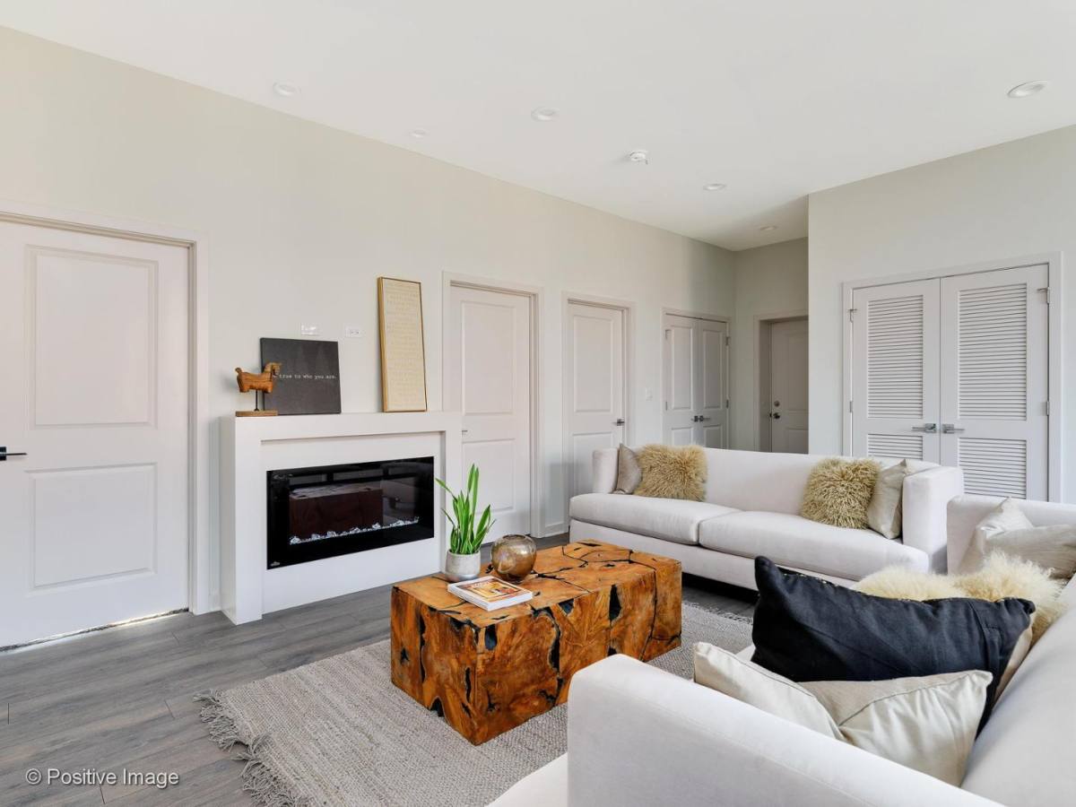 Apartment for rent at 2112 N Nashville Ave, Elmwood Park, IL 60707