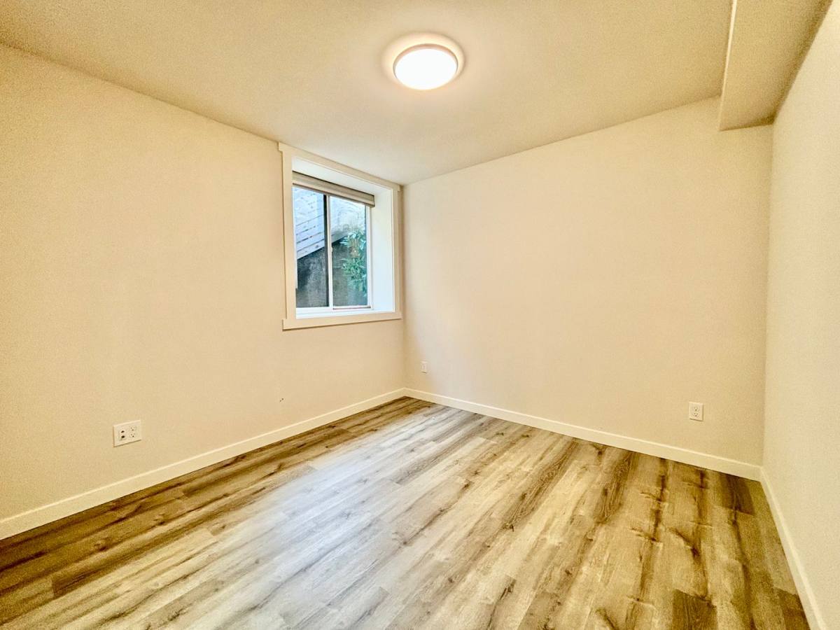 Townhouse for rent at 6525 B 4th Ave NE, Seattle, WA 98115