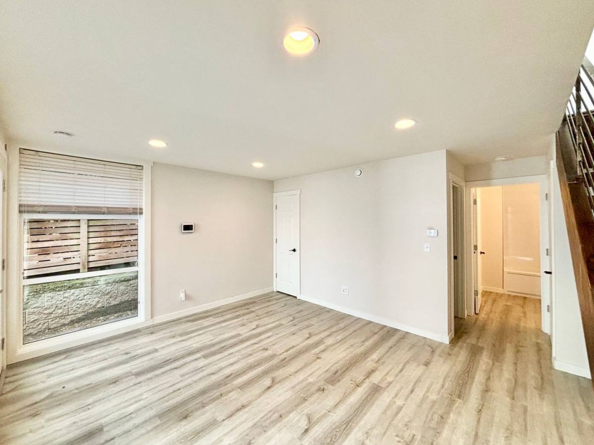 Townhouse for rent at 6525 B 4th Ave NE, Seattle, WA 98115