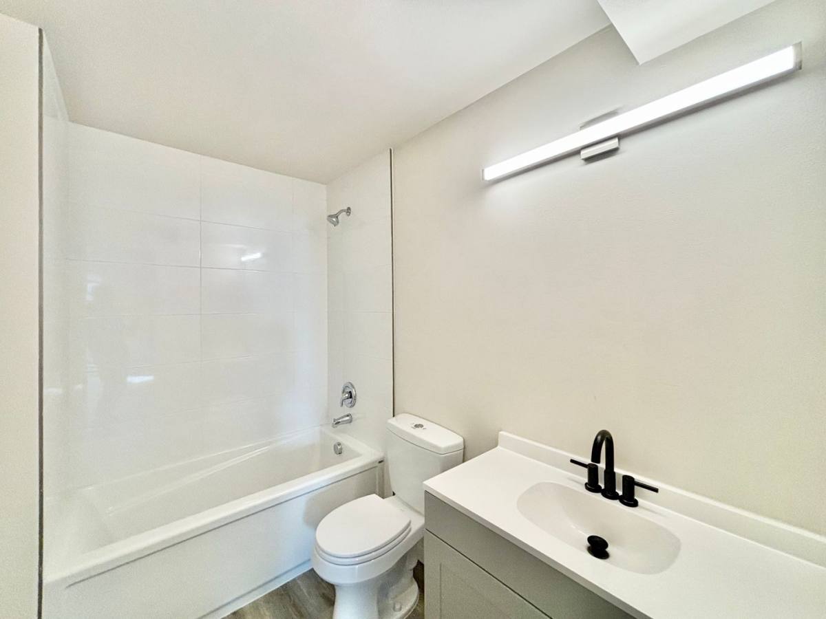 Townhouse for rent at 6525 B 4th Ave NE, Seattle, WA 98115