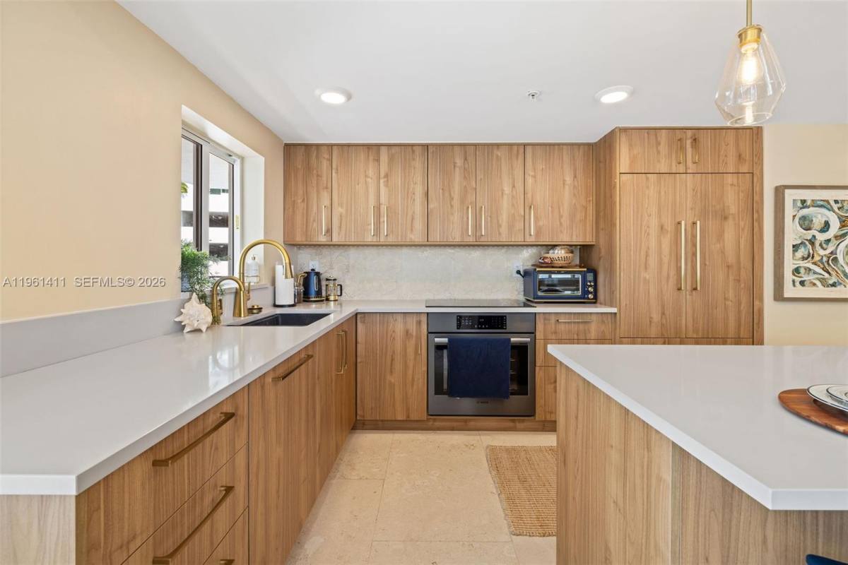 Condo for rent at 1402 Brickell Bay Dr #603, Miami, FL 33131