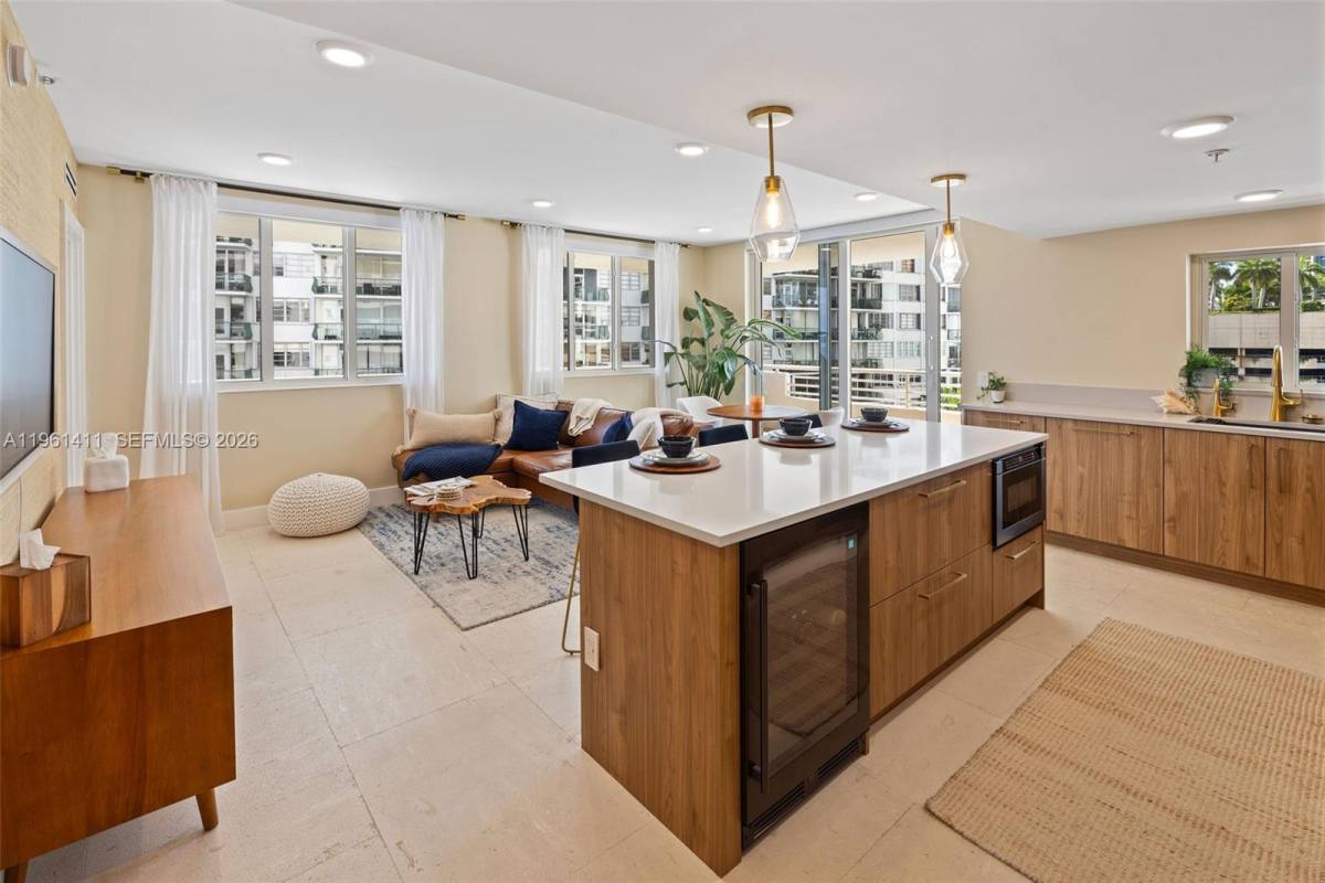 Condo for rent at 1402 Brickell Bay Dr #603, Miami, FL 33131
