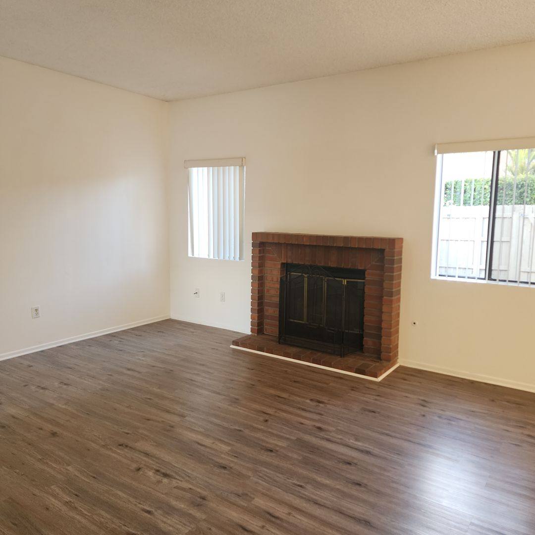 Townhouse for rent at 323 Blackfoot Lane, Ventura, CA 93001