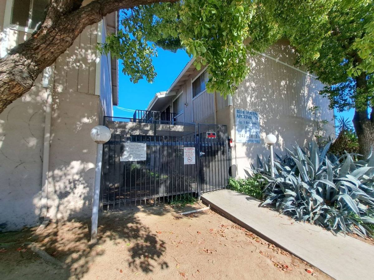 Apartment for rent at 1905 E Pontiac Way, Fresno, CA 93726