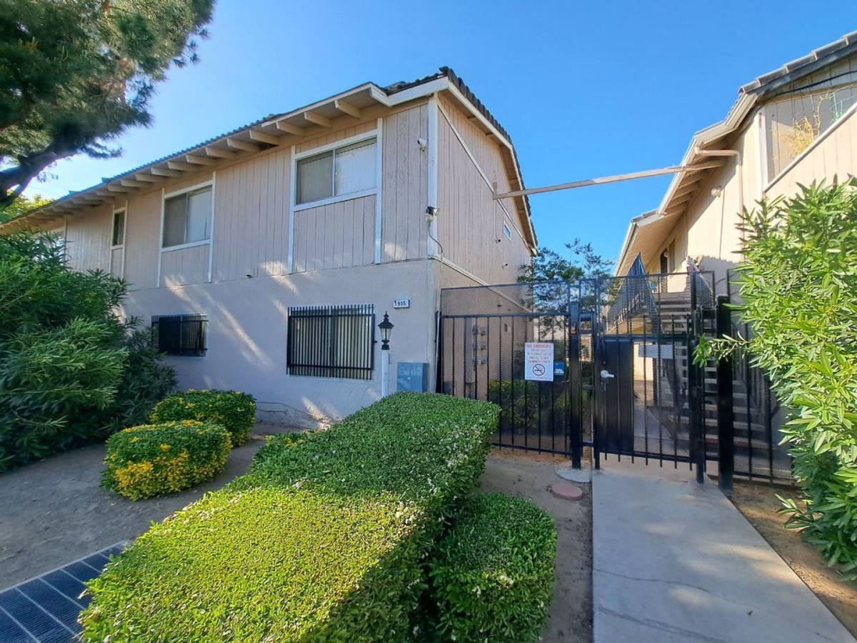 Apartment for rent at 1905 E Pontiac Way, Fresno, CA 93726