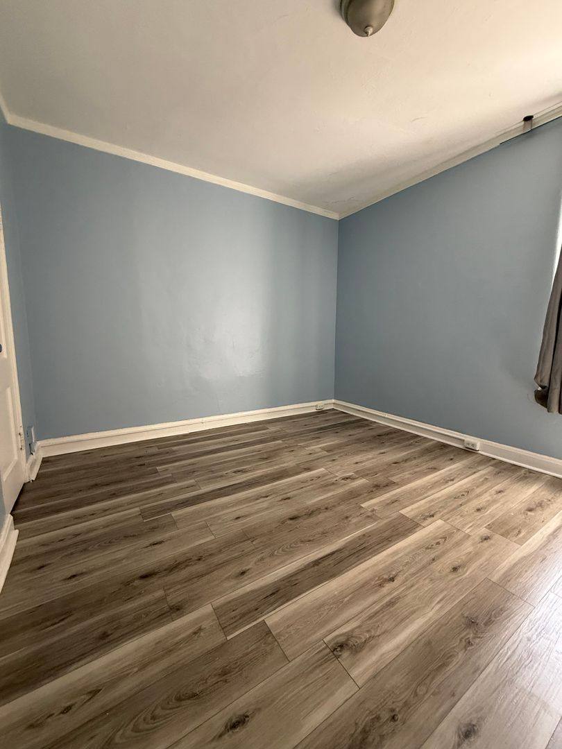 Apartment for rent at 2301 10th St, Los Angeles, CA 90006