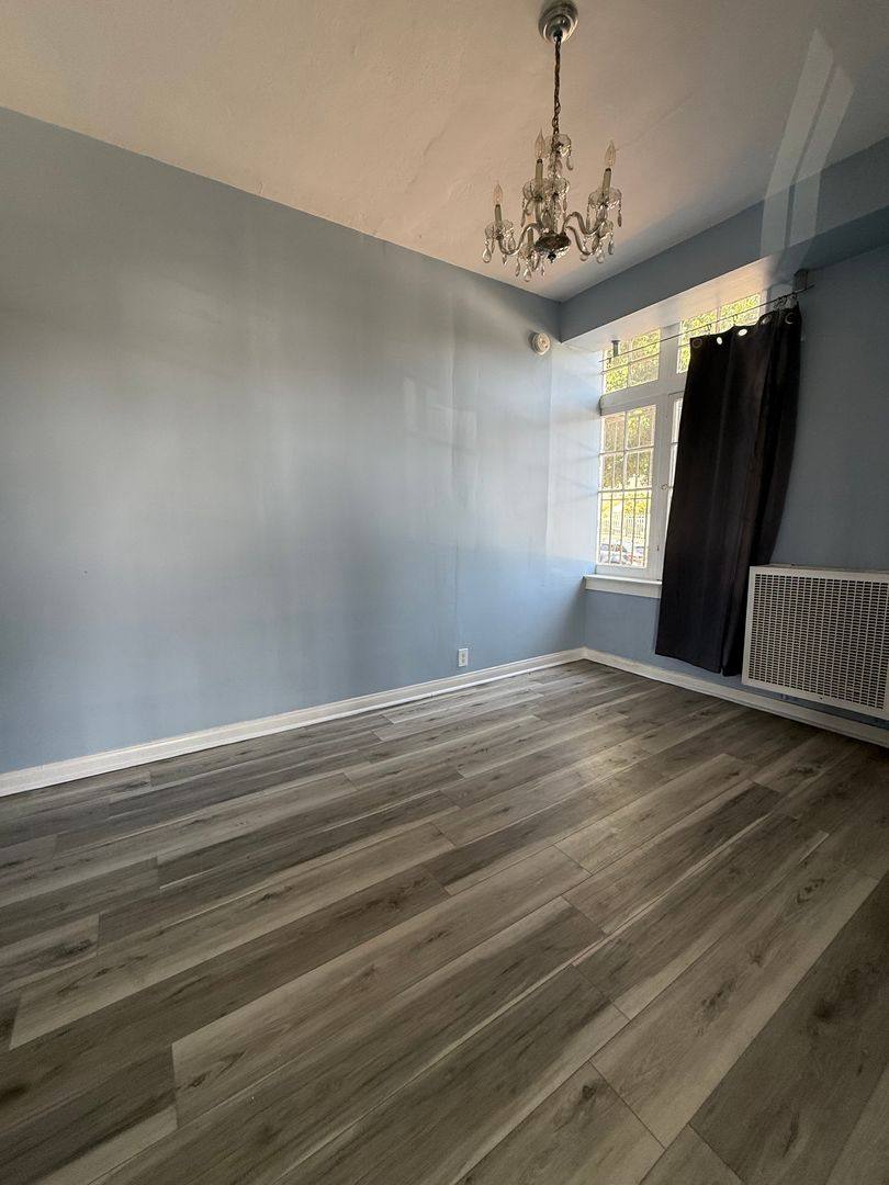 Apartment for rent at 2301 10th St, Los Angeles, CA 90006