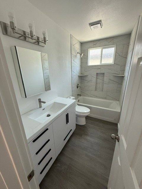 Apartment for rent at 10907 S Burl Ave #A, Inglewood, CA 90304