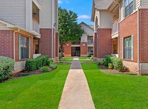 Apartment for rent at Chapel Ridge, 5707 SE 48th St, Oklahoma City, OK 73135