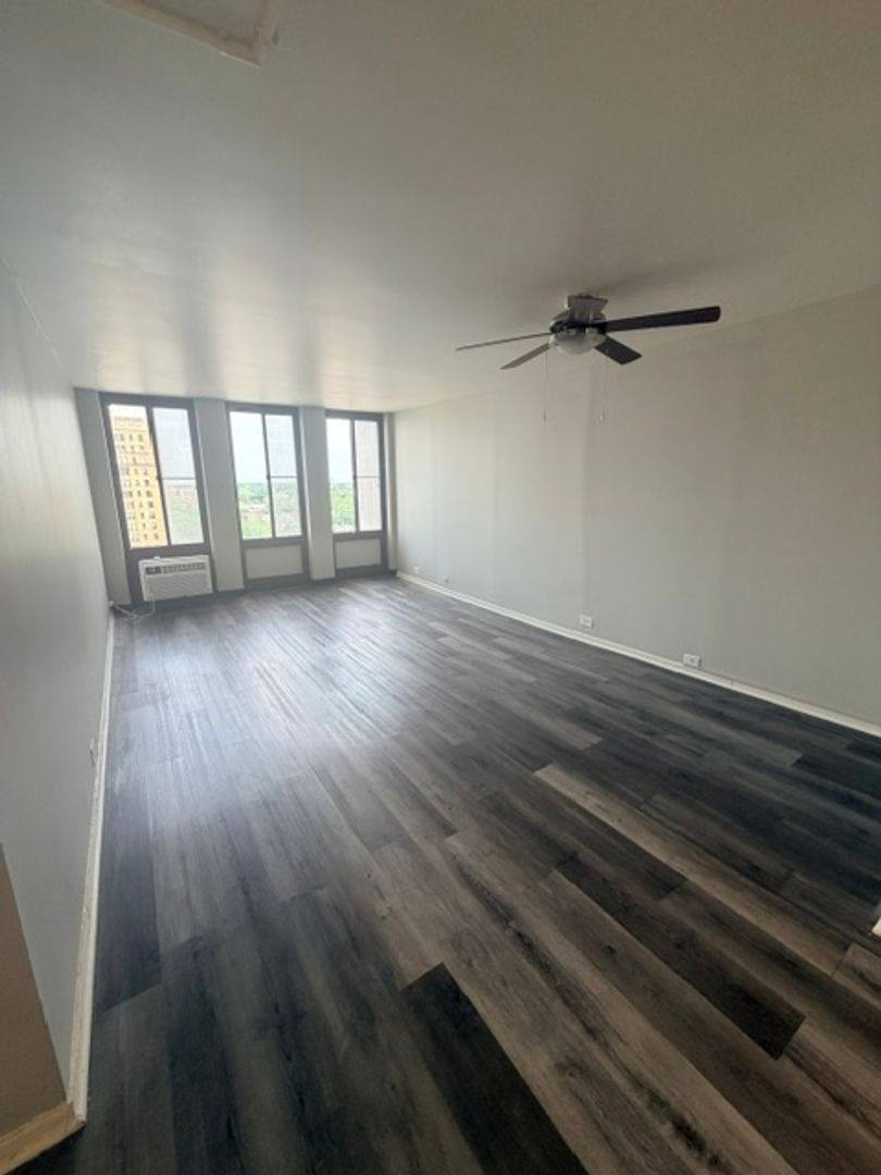 Apartment for rent at 7251 S Shore Dr, Chicago, IL 60649