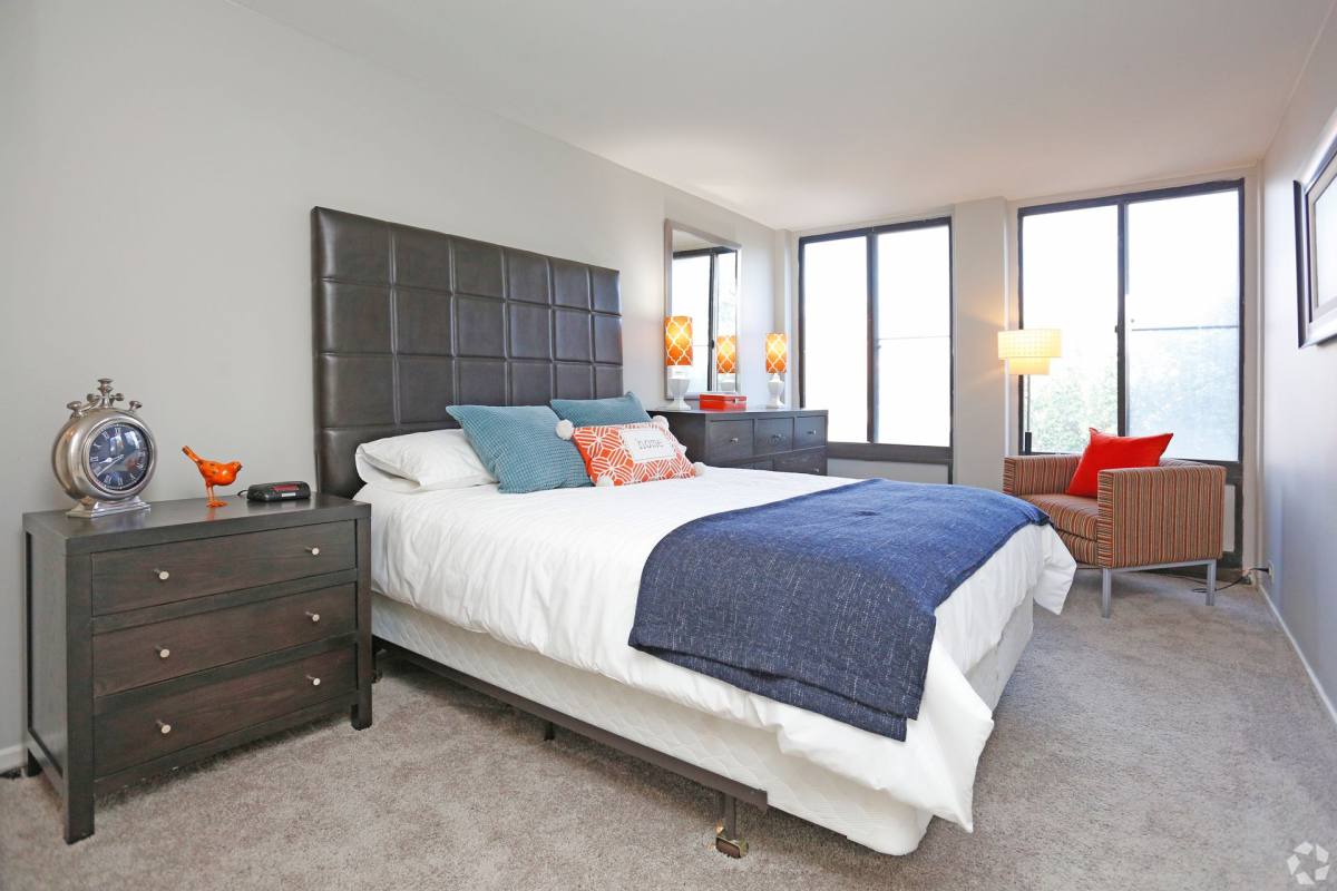 Apartment for rent at 7251 S Shore Dr, Chicago, IL 60649