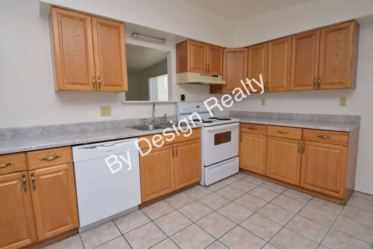 Townhouse for rent at 3156 N Vista Del Forte, Tucson, AZ 85712