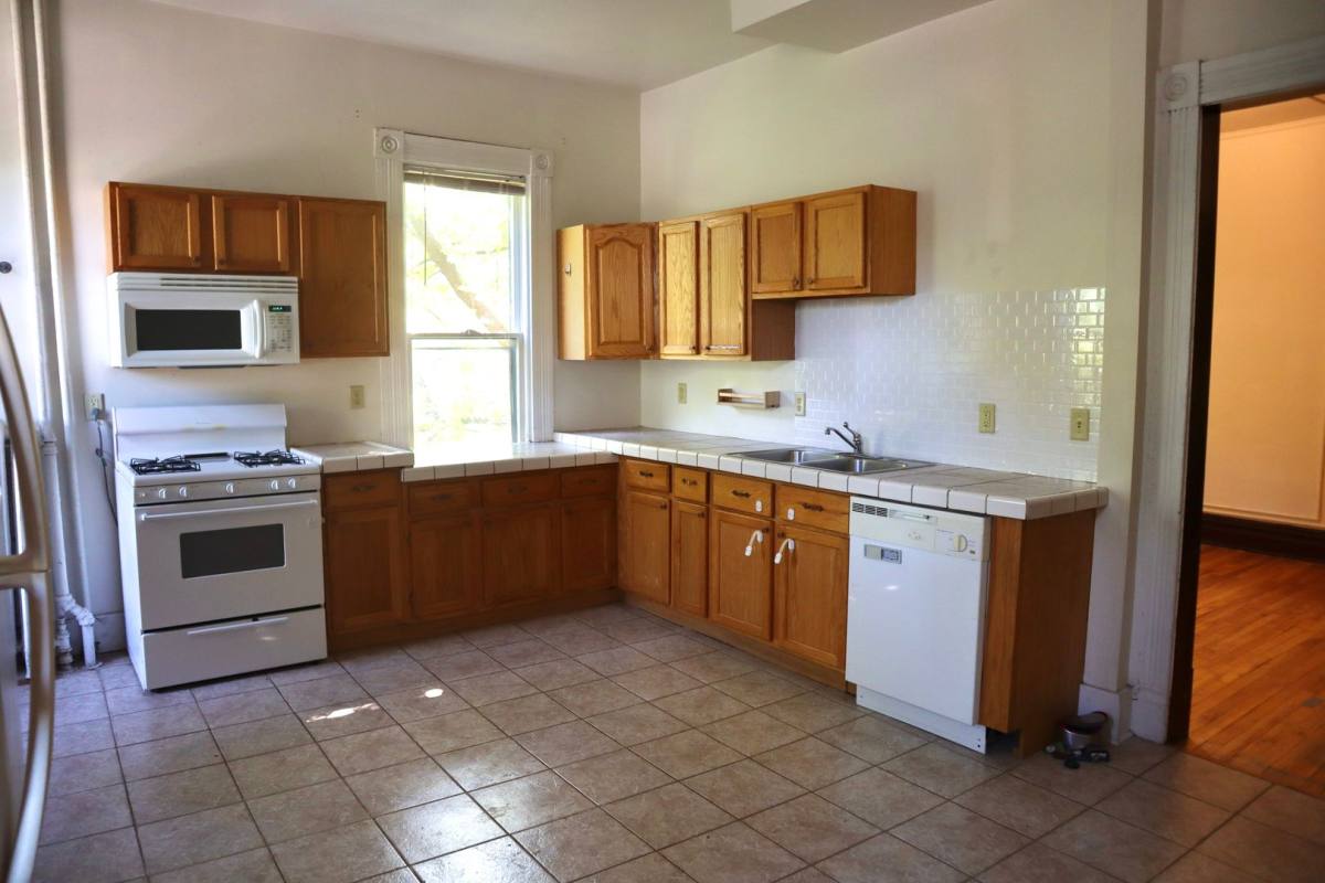 Apartment for rent at 201 Goodrich Ave, Saint Paul, MN 55102
