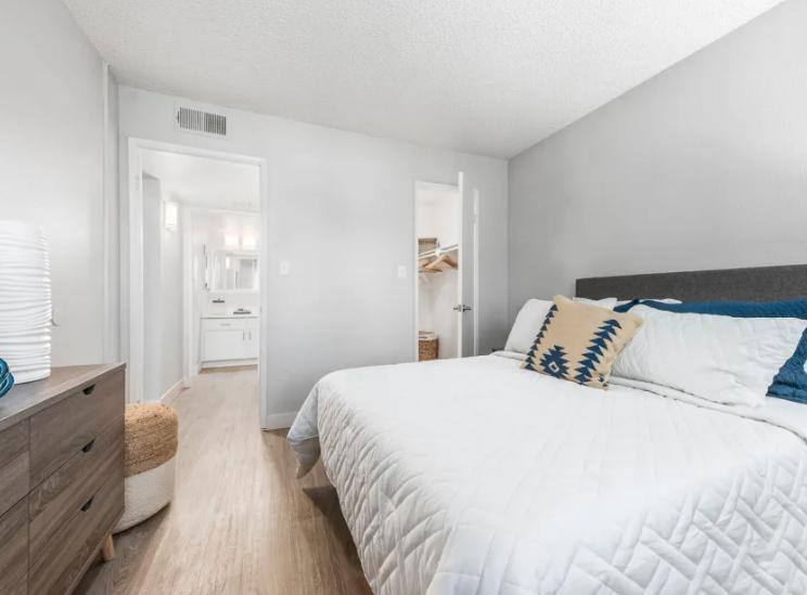 Apartment for rent at Desert Willow, 2025 W Indian School Rd, Phoenix, AZ 85015