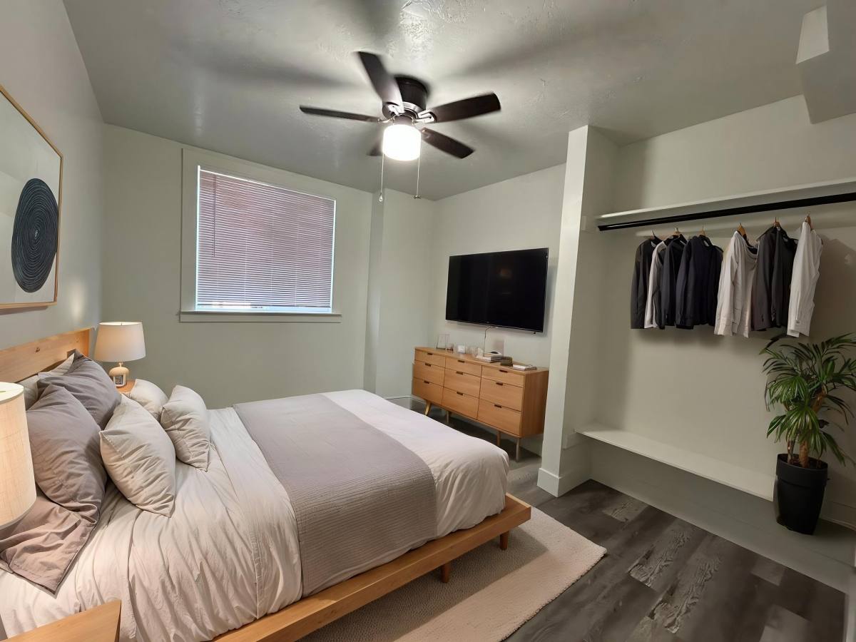 Apartment for rent at 951 N Redwood Rd #5, Salt Lake City, UT 84116