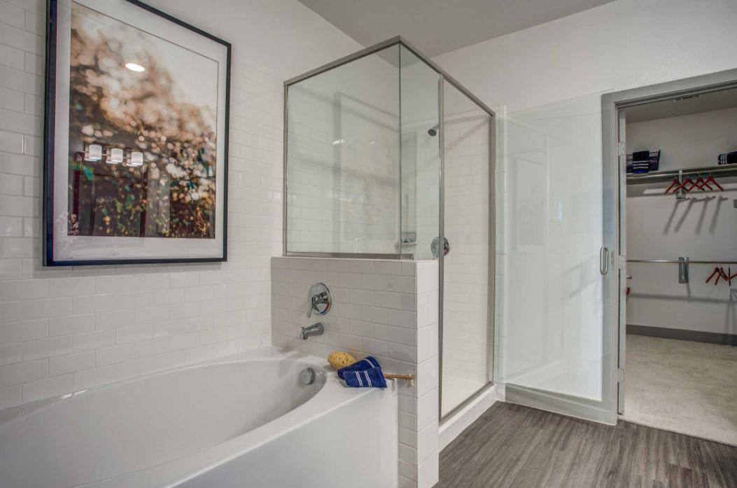 Apartment for rent at 4050 McEwen Rd, Dallas, TX 75244