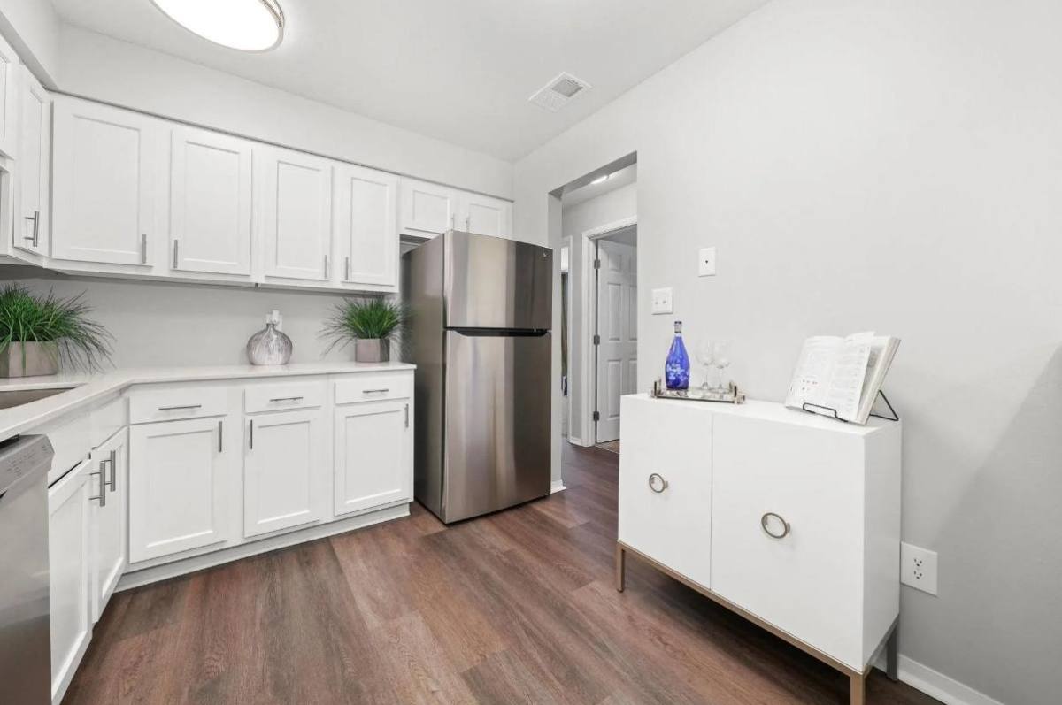 Apartment for rent at 2300 Azalea Dr, Highland, IN 46322