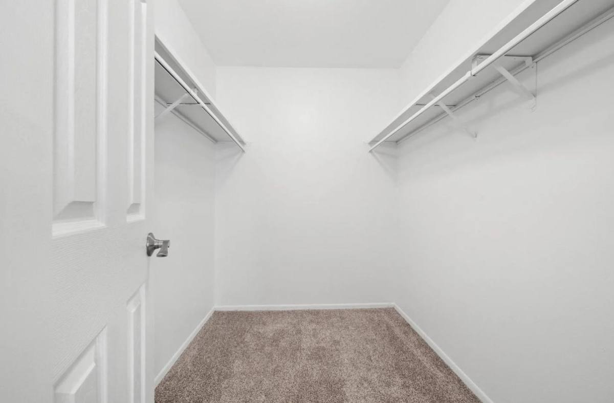Apartment for rent at 2300 Azalea Dr, Highland, IN 46322