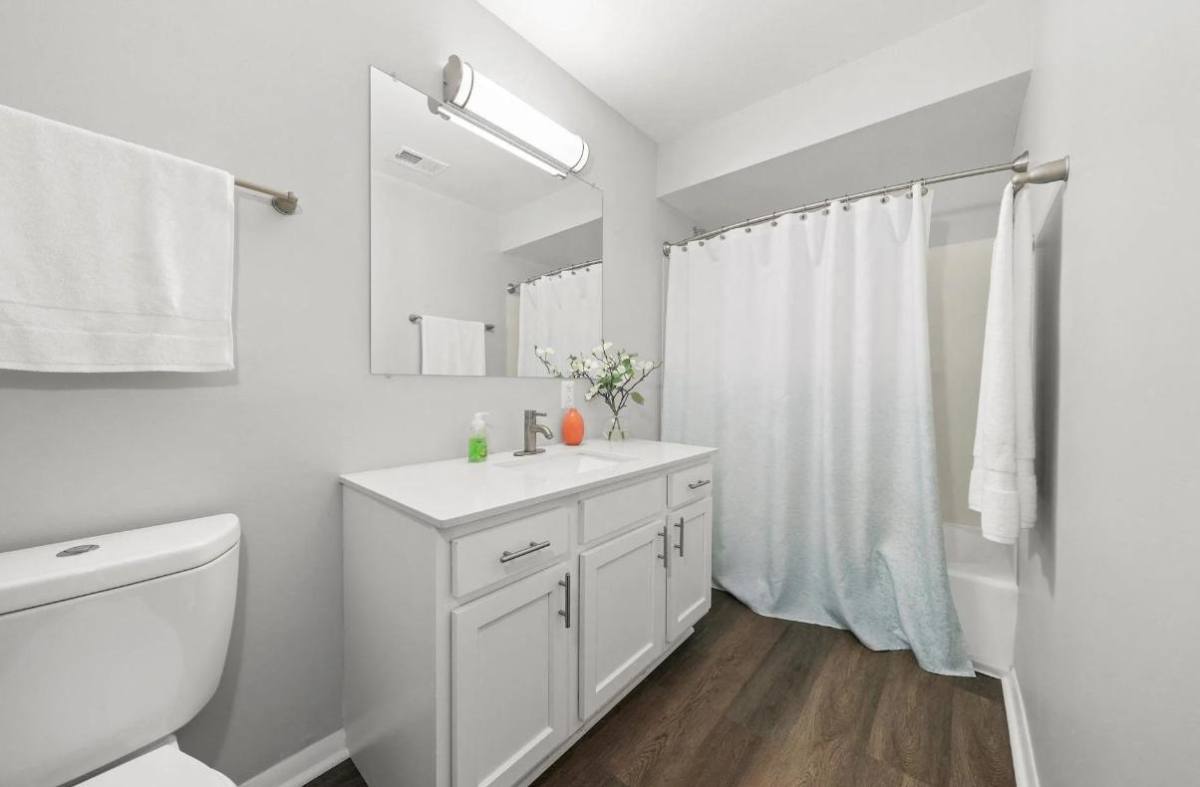 Apartment for rent at 2300 Azalea Dr, Highland, IN 46322