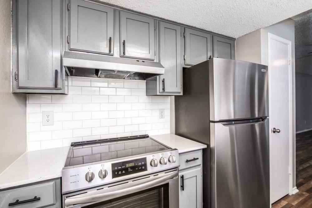 Apartment for rent at Surrey Oaks Apartment Homes, 1814 Estrada Parkway, Irving, TX 75061