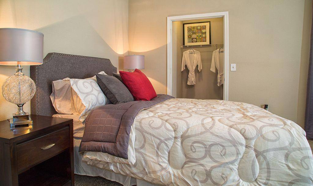 Apartment for rent at 1000 Preston Glen Circle, Canton, GA 30114