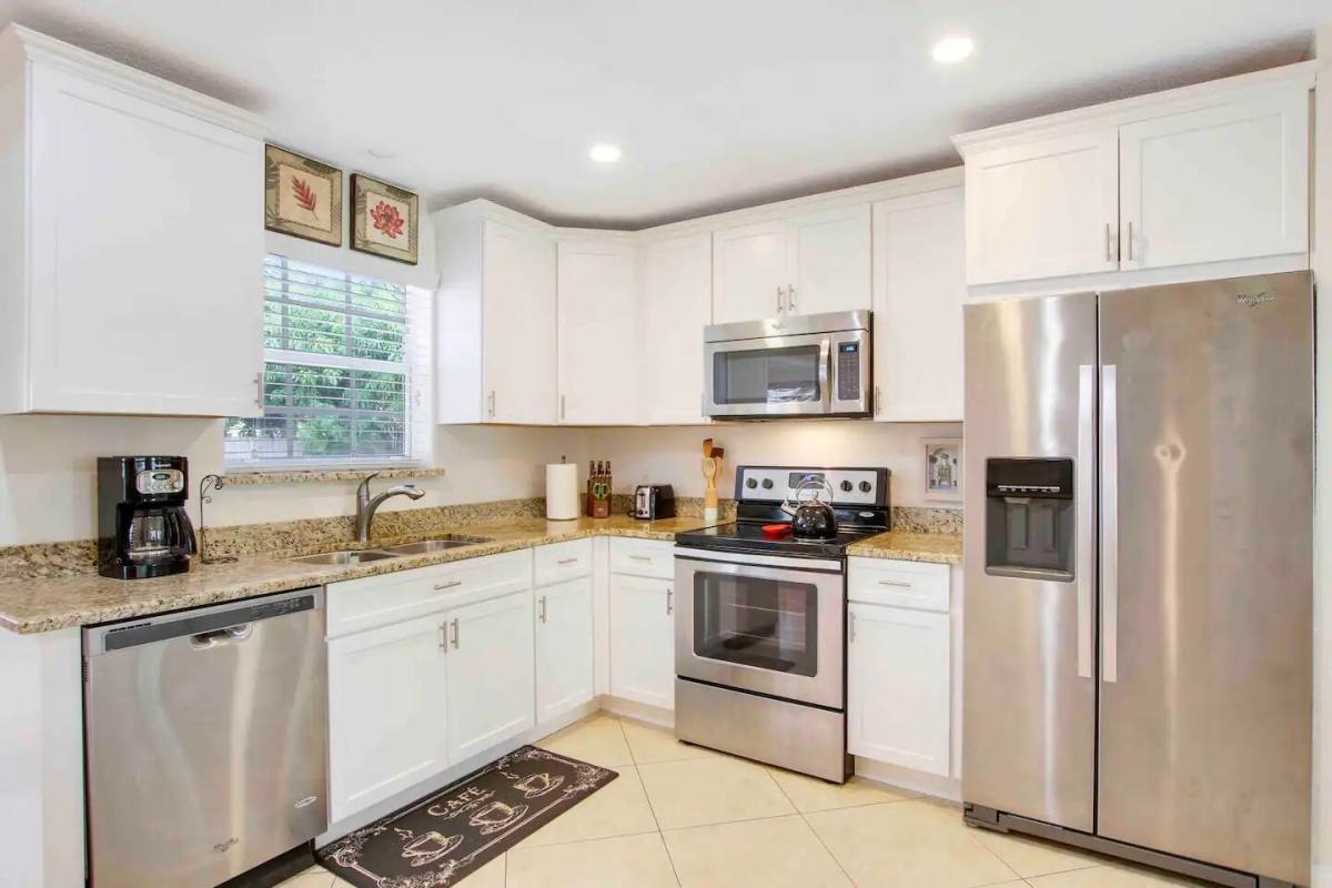 House for rent at 19185 SE Homewood Ave, Jupiter, FL 33469