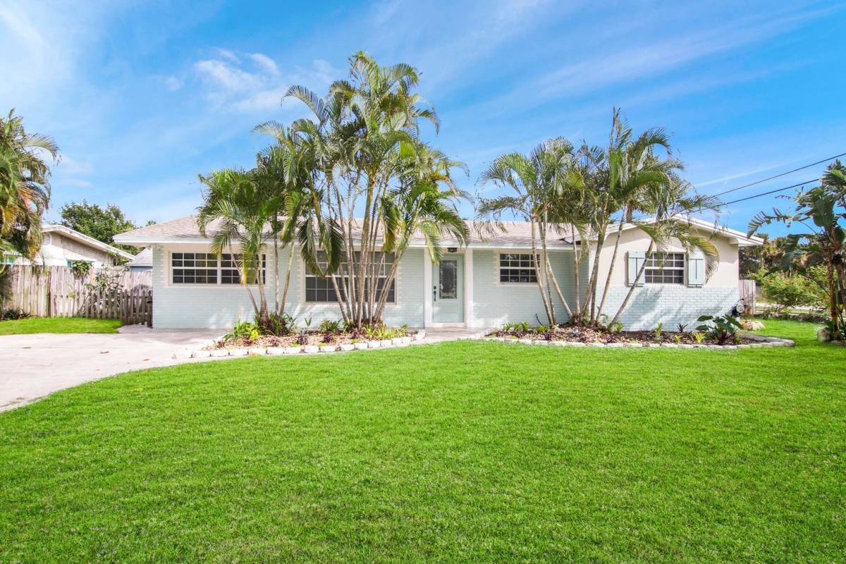 House for rent at 19185 SE Homewood Ave, Jupiter, FL 33469