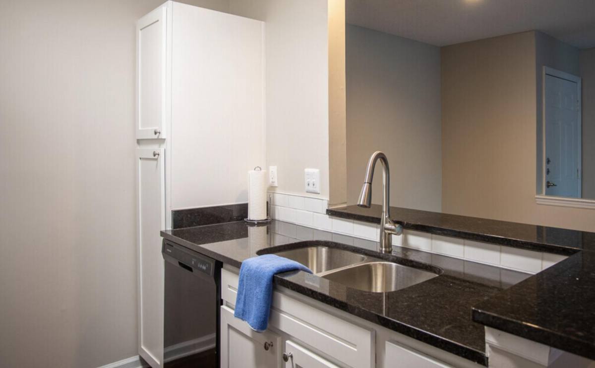 Apartment for rent at Cameron at Hickory Grove, 5625 Keyway Blvd, Charlotte, NC 28215