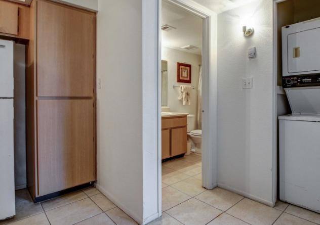 Apartment for rent at Las Colinas, 5704 W Thomas Rd, Phoenix, AZ 85031