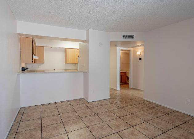 Apartment for rent at Las Colinas, 5704 W Thomas Rd, Phoenix, AZ 85031