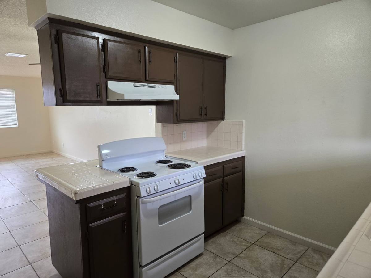 House for rent at 2532 W Chestnut Circle, Visalia, CA 93277