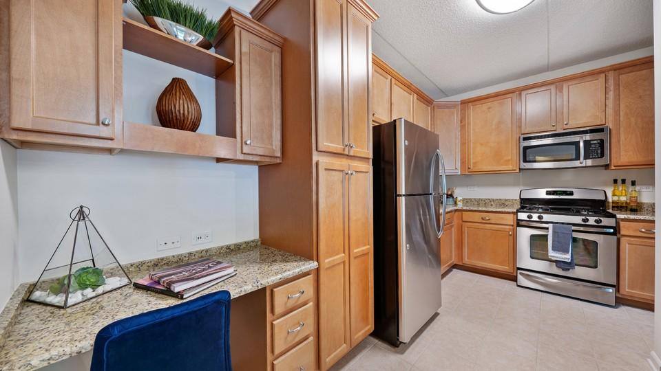 Townhouse for rent at 2845 Easton St, Downers Grove, IL 60515