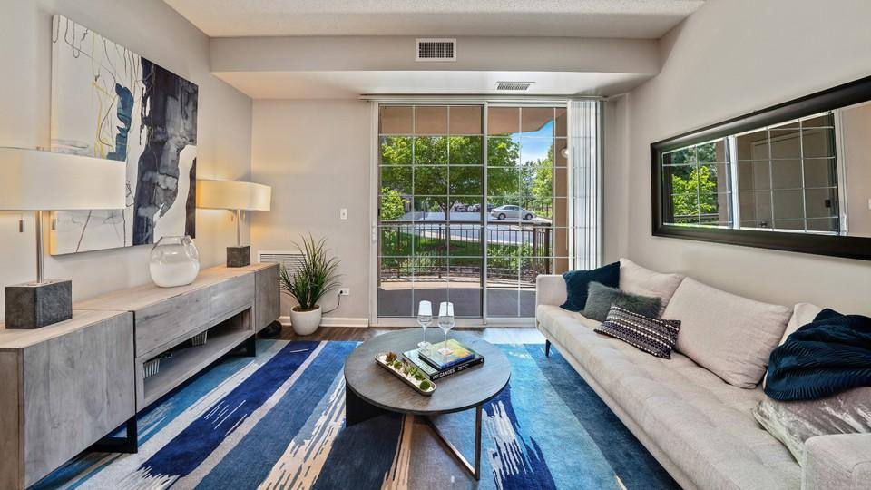 Townhouse for rent at 2845 Easton St, Downers Grove, IL 60515