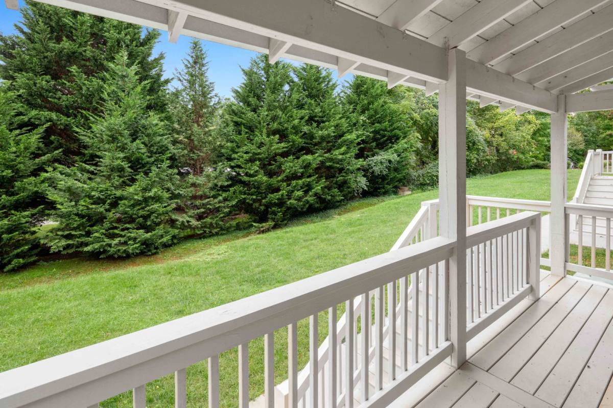 House for rent at 8 Cottage Cove Lane, Asheville, NC 28803