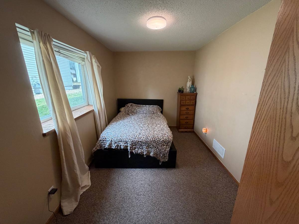 House for rent at 1081 26th Ave SE, Minneapolis, MN 55414