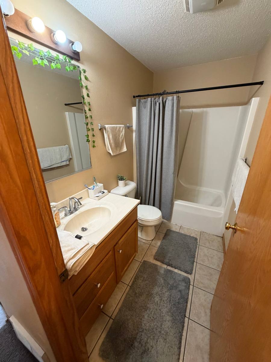 House for rent at 1081 26th Ave SE, Minneapolis, MN 55414