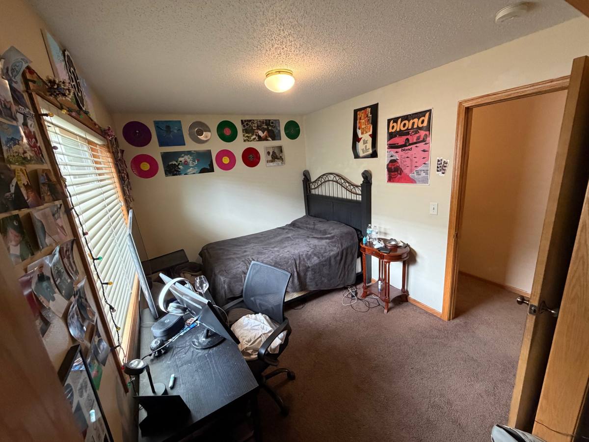 House for rent at 1081 26th Ave SE, Minneapolis, MN 55414