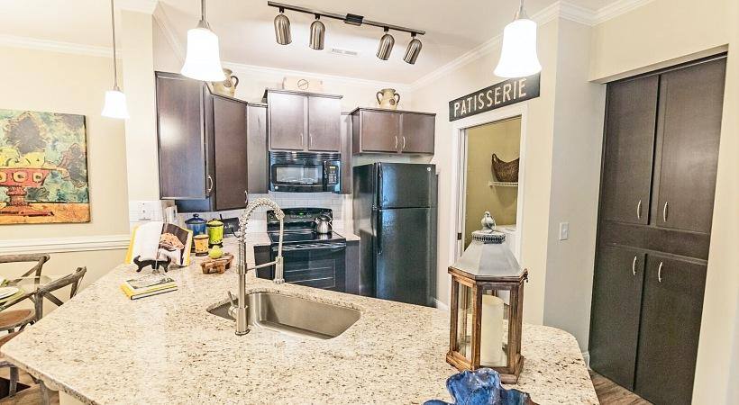 Apartment for rent at Enclave at River Gate, 12620 Toscana Way, Charlotte, NC 28273