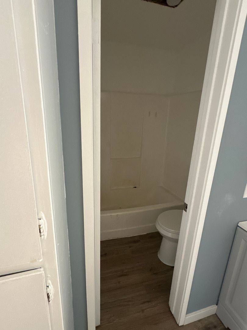 Apartment for rent at 400 S Kingsley Dr, Los Angeles, CA 90020