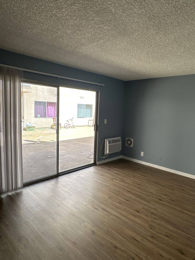 Apartment for rent at 400 S Kingsley Dr, Los Angeles, CA 90020